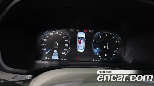 Volvo S60 2021 — Şəkil 25/31