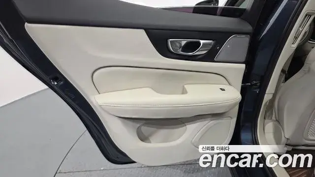 Volvo S60 2021 — Şəkil 2/31