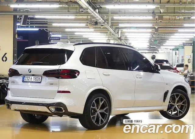 BMW X5 2025 — Фото 1/20