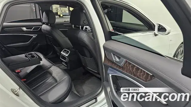 Audi A6 2022 — Фото 11/20