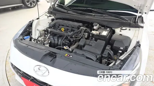Hyundai The New Avante Hybrid 2022 — ფოტო 21/30