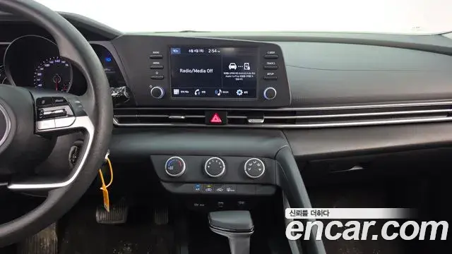 Hyundai The New Avante Hybrid 2022 — ფოტო 7/30