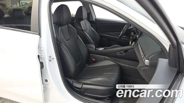Hyundai The New Avante Hybrid 2022 — ფოტო 30/30
