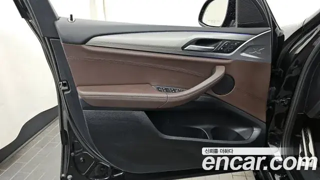 BMW X3 2018 — ფოტო 19/35