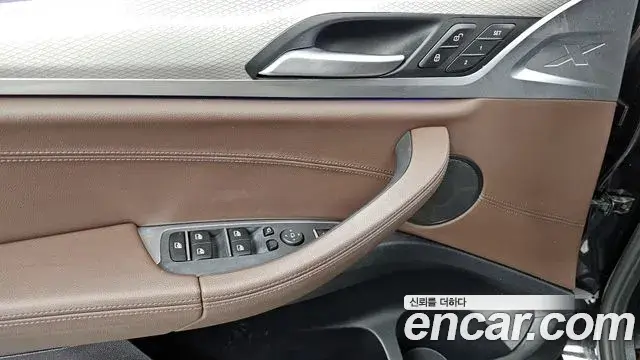 BMW X3 2018 — ფოტო 18/35