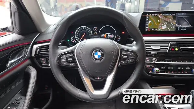 BMW 5 Series 2019 — Фото 13/20