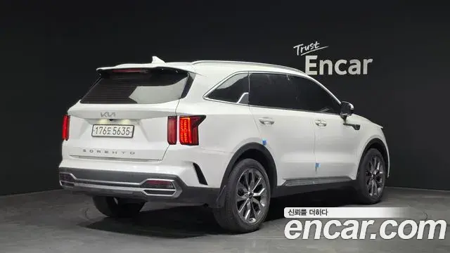 Kia Sorento 2021 — Фото 2/20