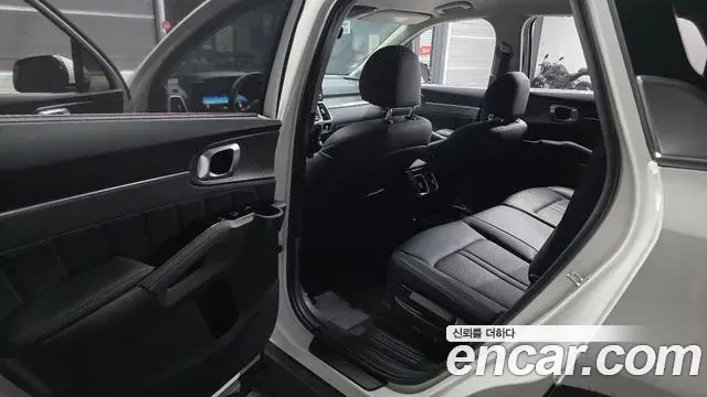 Kia Sorento 2021 — Фото 11/20