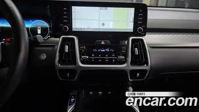 Kia Sorento 2021 — Фото 18/20