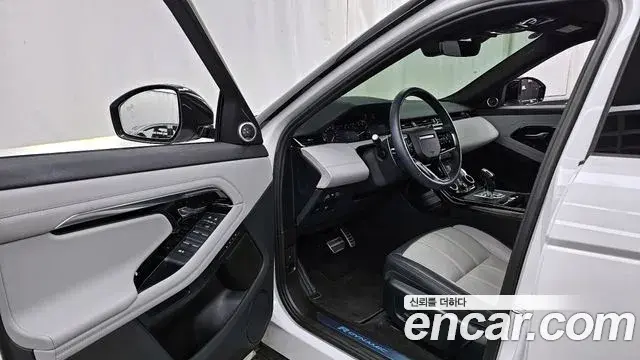 Land Rover Range Rover Evoque 2023 — Фото 10/20
