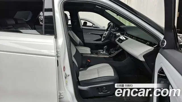 Land Rover Range Rover Evoque 2023 — Фото 11/20