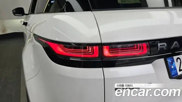 Land Rover Range Rover Evoque 2023 — Şəkil 19/34