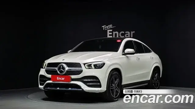Mercedes-Benz GLE-Class 2021 — Фото 1/20