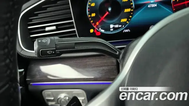 Mercedes-Benz GLE-Class 2021 — Şəkil 25/34