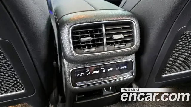 Mercedes-Benz GLE-Class 2021 — Şəkil 24/34