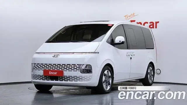 Hyundai Staria 2021 — ფოტო 22/38