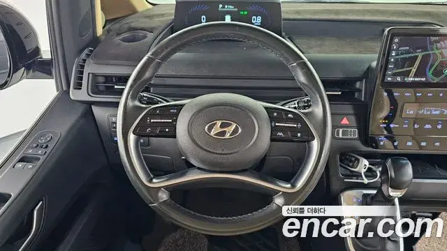 Hyundai Staria 2021 — ფოტო 18/38