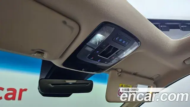 Hyundai Staria 2021 — ფოტო 28/38