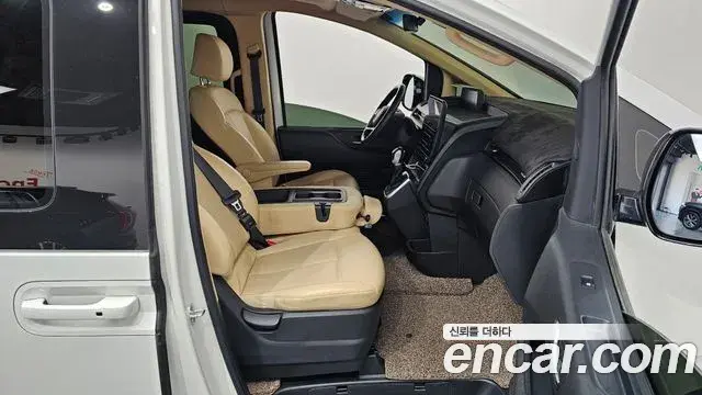 Hyundai Staria 2021 — ფოტო 30/38
