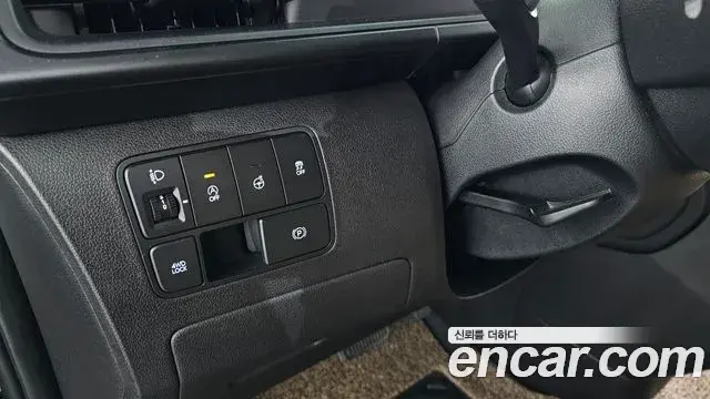 Hyundai Staria 2021 — ფოტო 11/38