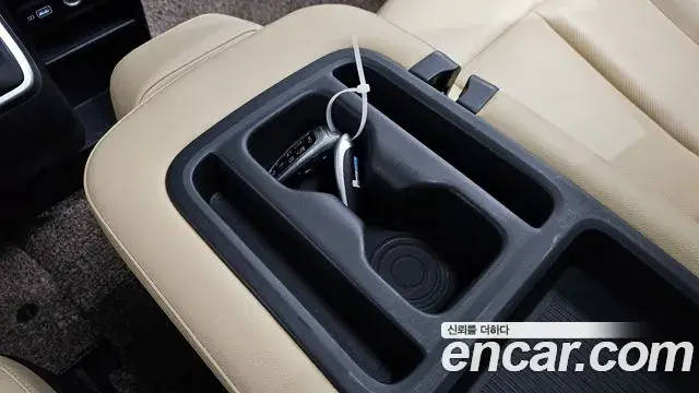 Hyundai Staria 2021 — ფოტო 23/38