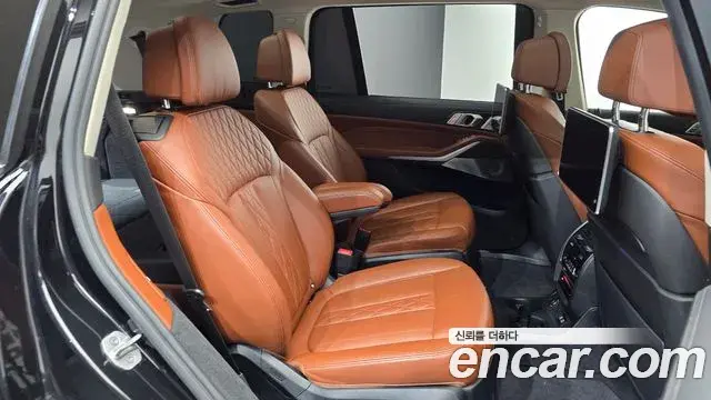 BMW X7 2021 — Photo 13/14