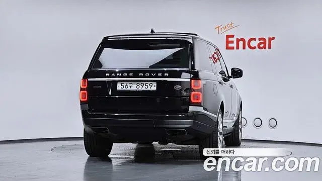 Land Rover Range Rover 2019 — ფოტო 39/46