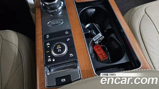 Land Rover Range Rover 2019 — ფოტო 26/46