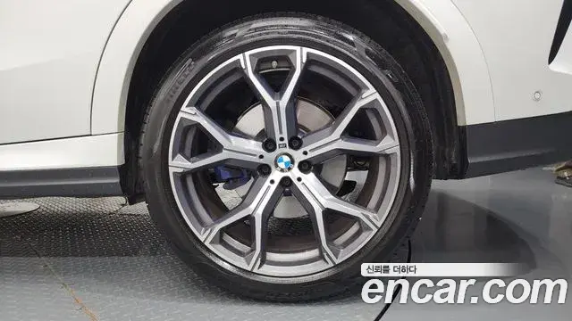 BMW X6 2024 — Photo 25/41