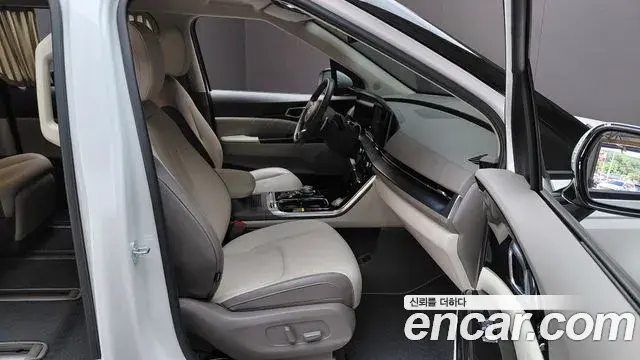 Kia Carnival 2023 — Şəkil 20/32