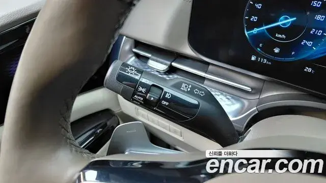 Kia Carnival 2023 — Şəkil 26/32