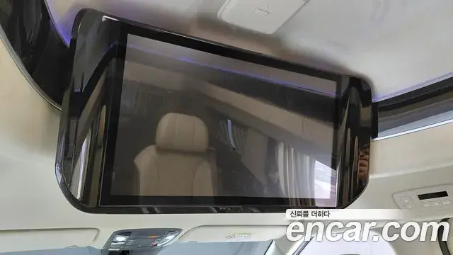 Kia Carnival 2023 — Şəkil 9/32