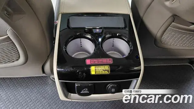 Kia Carnival 2023 — Şəkil 18/32
