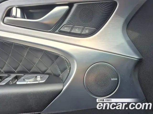 Genesis G70 2019 — Photo 9/20