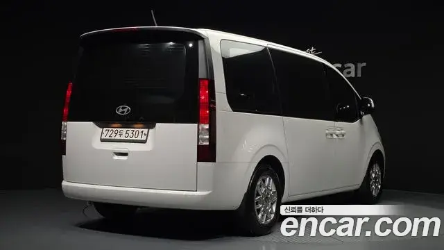 Hyundai Staria 2024 — Фото 2/20