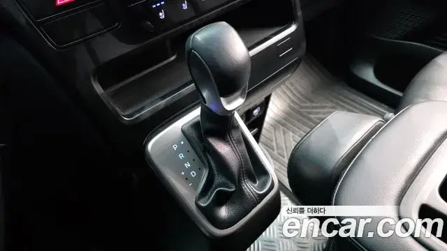 Hyundai Staria 2024 — Фото 9/20