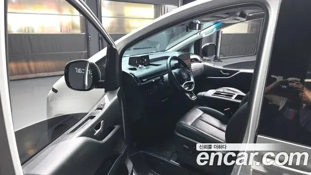 Hyundai Staria 2024 — Фото 10/20