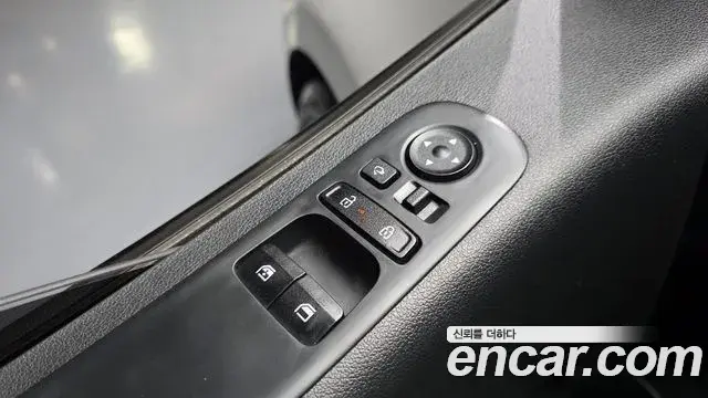 Hyundai Staria 2024 — Photo 15/31