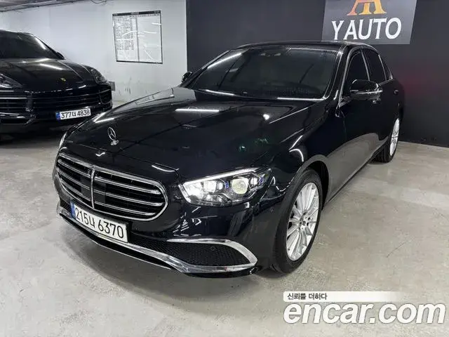 Mercedes-Benz E-Class 2022 — Photo 4/19