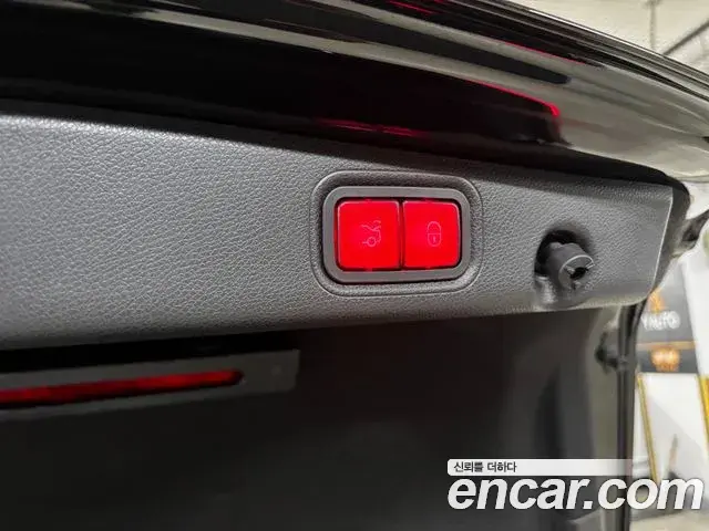 Mercedes-Benz E-Class 2022 — Photo 5/19