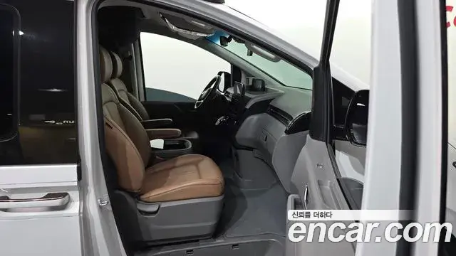 Hyundai Staria 2024 — Şəkil 13/34
