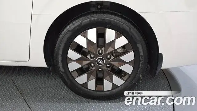 Hyundai Staria 2024 — Şəkil 7/34