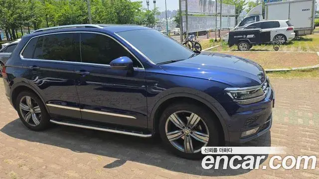 Volkswagen Tiguan 2018 — Photo 8/15