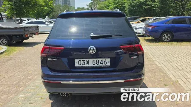 Volkswagen Tiguan 2018 — Photo 10/15