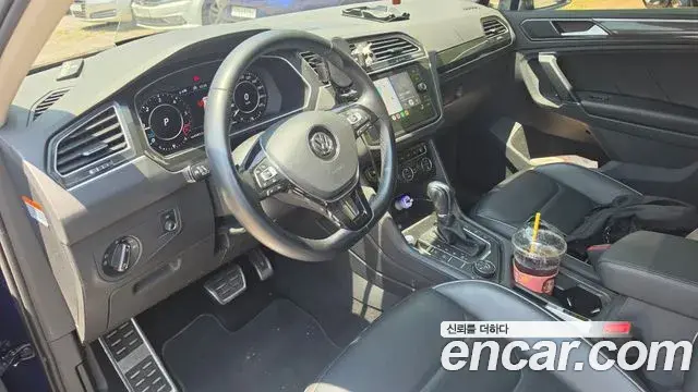 Volkswagen Tiguan 2018 — Photo 11/15