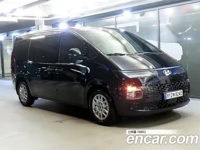 Hyundai Staria 2024 — Photo 1/20