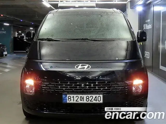 Hyundai Staria 2024 — Photo 2/20