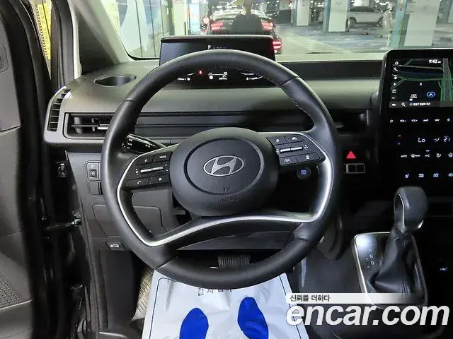 Hyundai Staria 2024 — Photo 7/20