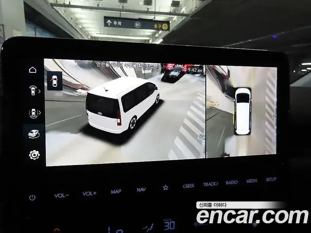 Hyundai Staria 2024 — Photo 15/20