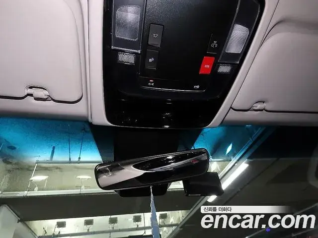 Hyundai Staria 2024 — Photo 17/20